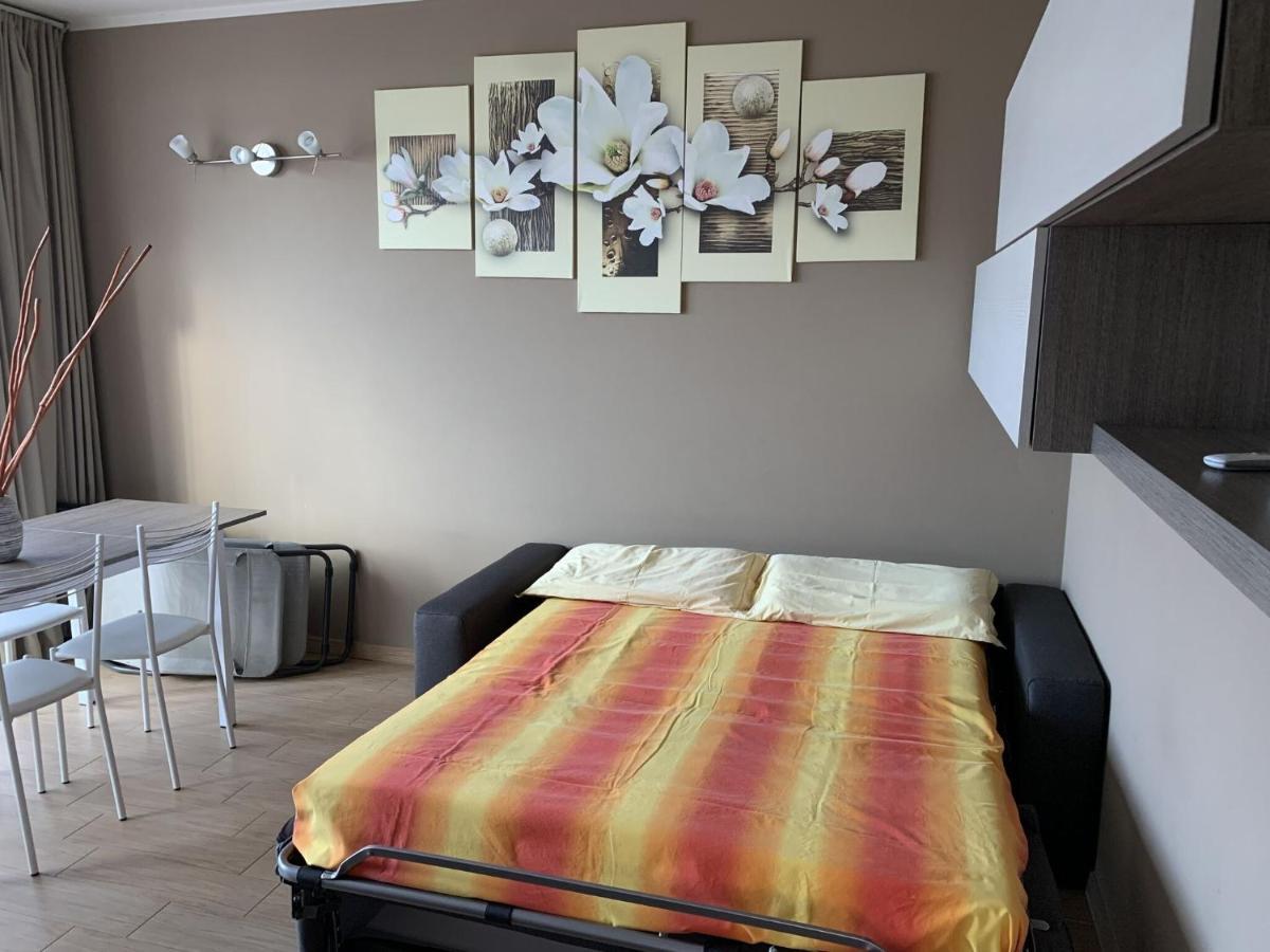 Luxurious Apartment in Marone overlooking lake Iseo Buitenkant foto