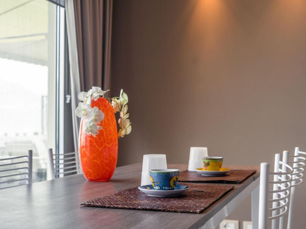 Luxurious Apartment in Marone overlooking lake Iseo Buitenkant foto