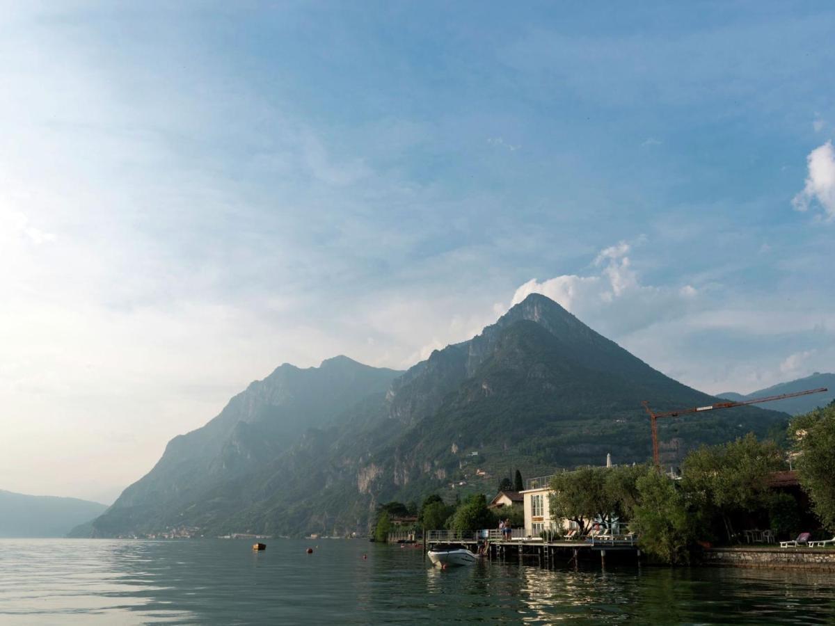 Luxurious Apartment in Marone overlooking lake Iseo Buitenkant foto