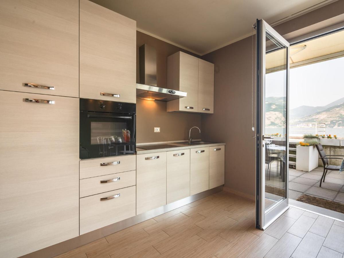 Luxurious Apartment in Marone overlooking lake Iseo Buitenkant foto