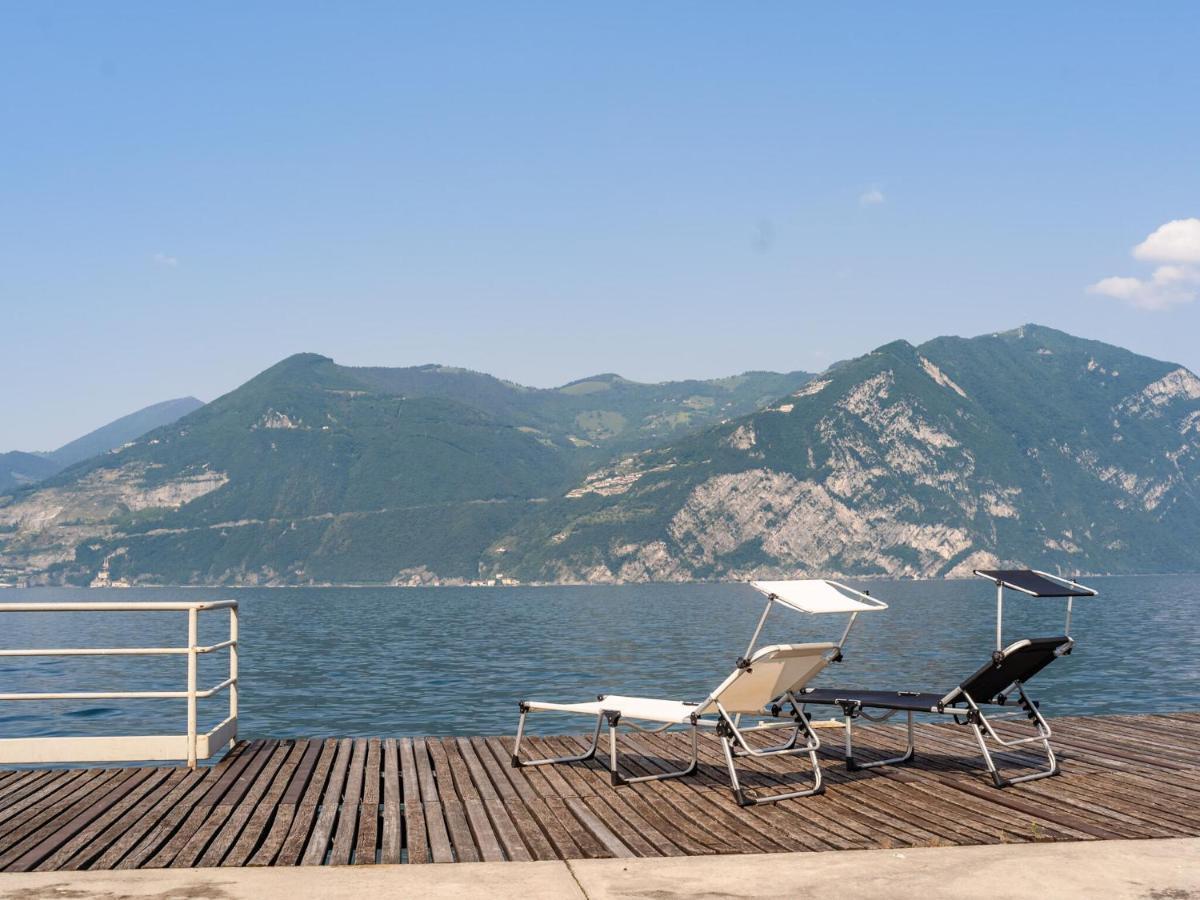 Luxurious Apartment in Marone overlooking lake Iseo Buitenkant foto