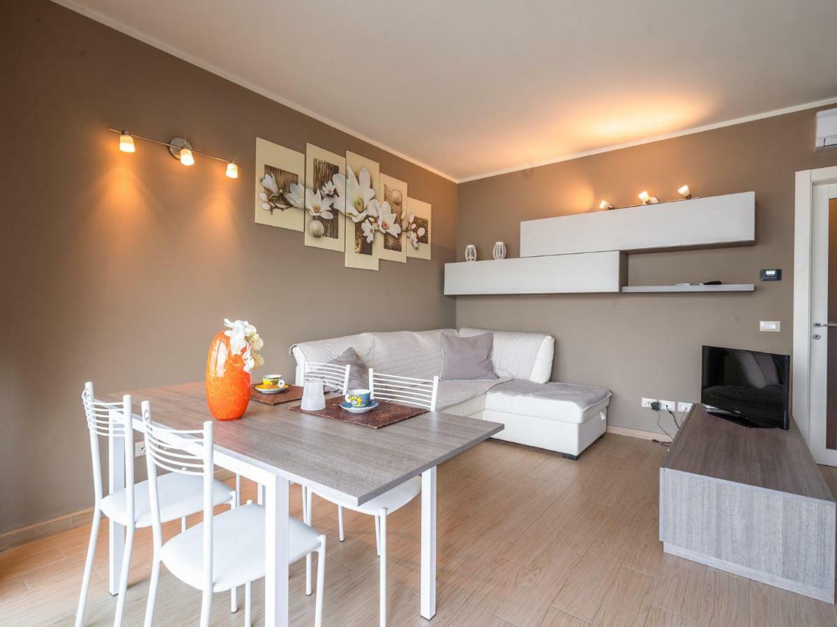 Luxurious Apartment in Marone overlooking lake Iseo Buitenkant foto